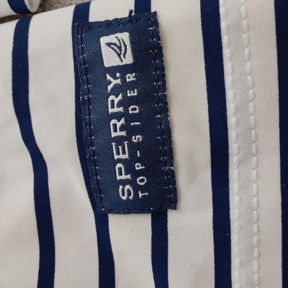 EUC! SPERRY TOP-SIDER , RASH GUARD, TOP ONLY - Picture 3 of 4